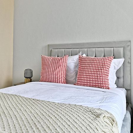 Appartement Paisible Et Moderne - Gagny Luaran gambar