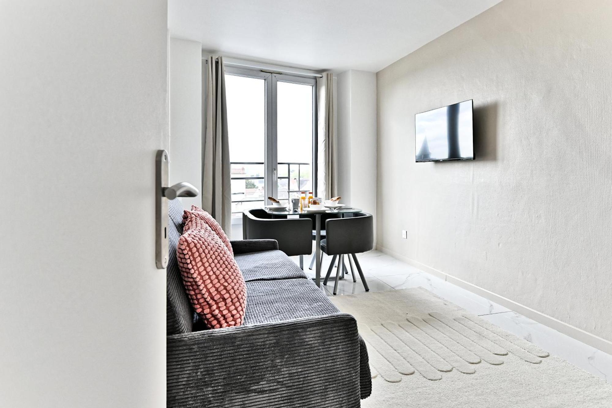 Appartement Paisible Et Moderne - Gagny Luaran gambar