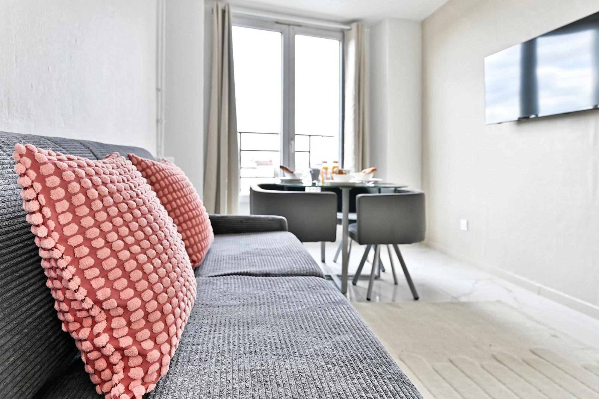 Appartement Paisible Et Moderne - Gagny Luaran gambar